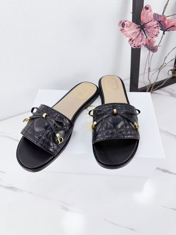 CD 26s Slippers Black Beige Cowhide 681587