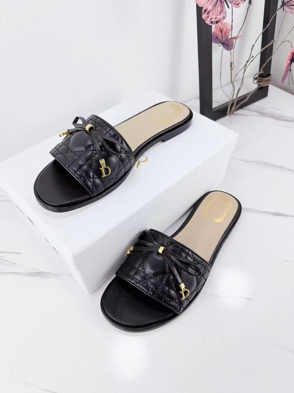CD 26s Slippers Black Beige Cowhide 681587