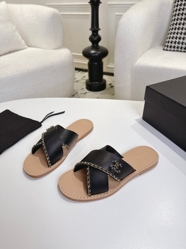 CC Cruise 2025/26 Mules Black Light Beige Calfskin 570316