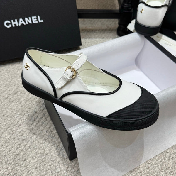 CC 26s Coco Beach Mary Janes Black White Fibers Rubber 767079