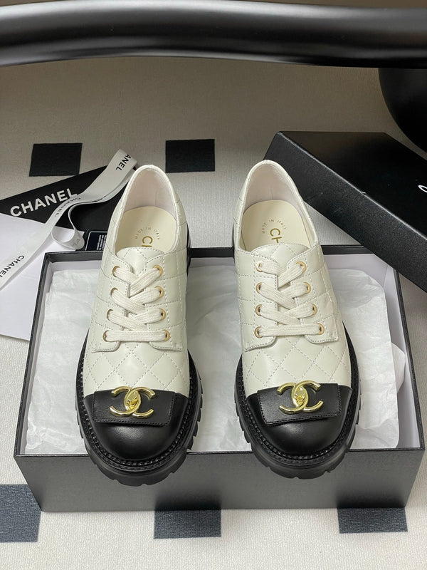 25K Double C Buckle Thick-Soled 25mm Loafer White Black Lambskin 247710
