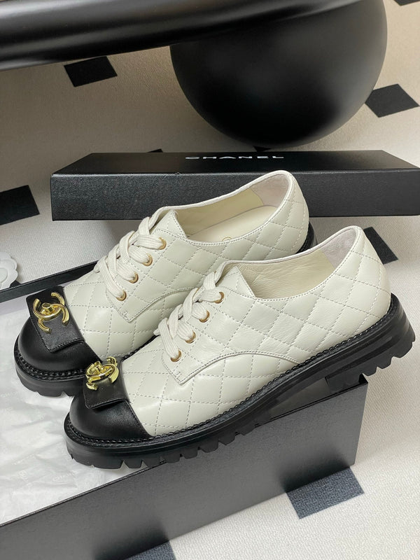 25K Double C Buckle Thick-Soled 25mm Loafer White Black Lambskin 247710
