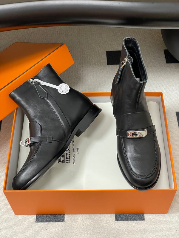 HM Short Boots 25mm Kelly Buckle Black Sheepskin