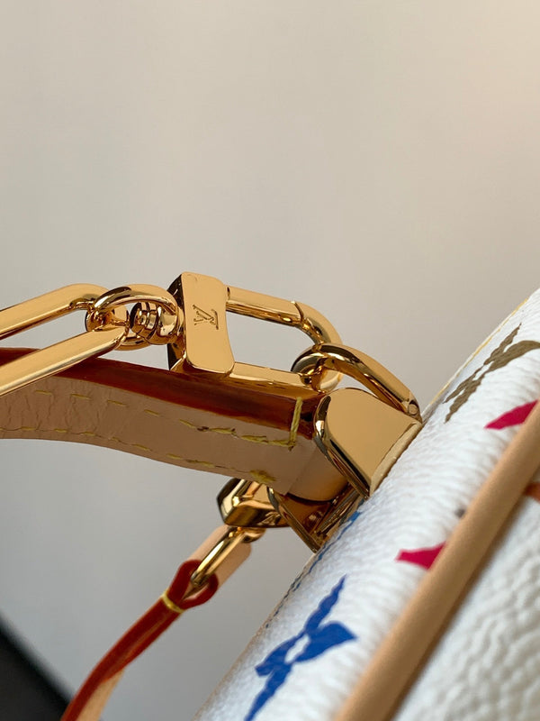 LV Vanity Chain Pouch 19cm White Beige Monogram Canvas Cowhide