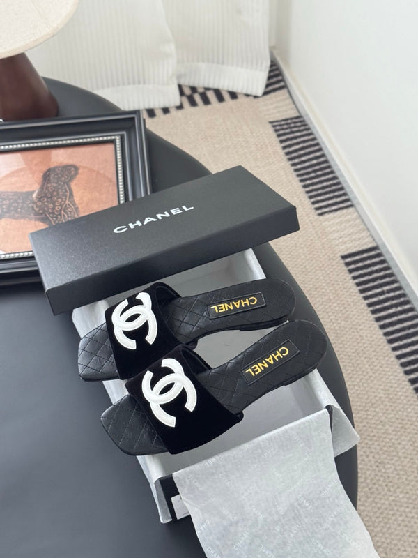 CC Slipper In Black Calfskin Mix Velvet