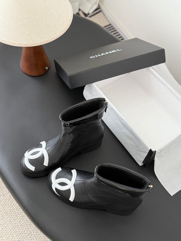 CC 2025 Vintage Cambon Mid-Calf Short Boots Black White Cowhide 550634