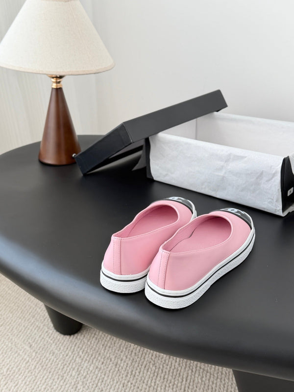 CC 26P Ballet Flat Black Pink Patent Leather Lambskin 670803