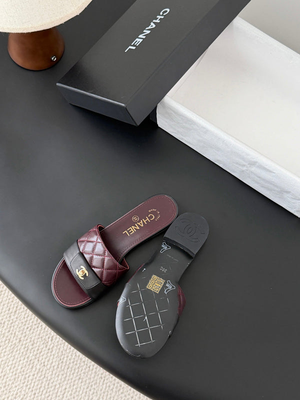 CC 26C Slippers Black Burdundy Quited Lambskin 670609