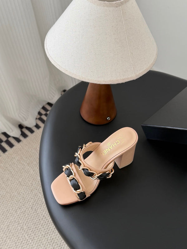 CC 26ss Chain Slippers Black Beige Sheepskin 670306