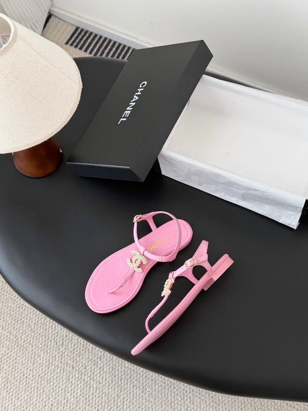 CC Strappy Sandals Pink Sheepskin 670384