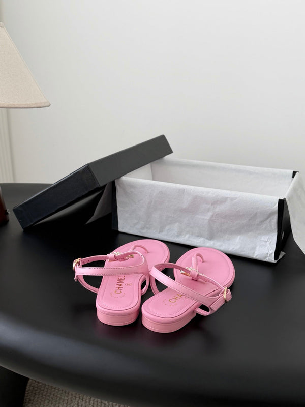 CC Strappy Sandals Pink Sheepskin 670384