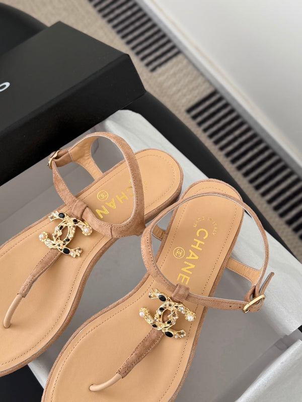 CC Strappy Sandals Beige Suede Sheepskin 670393