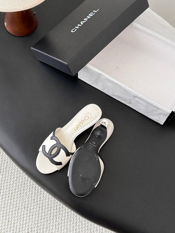 CC 2026 Heeled Sandal White Black Lambskin 675862
