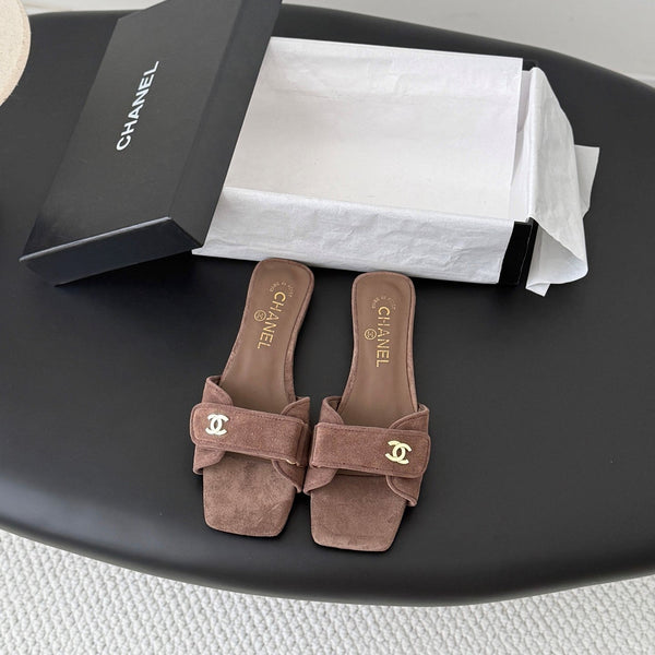 CC 26s Buckle Slippers Coffee Suede 829742