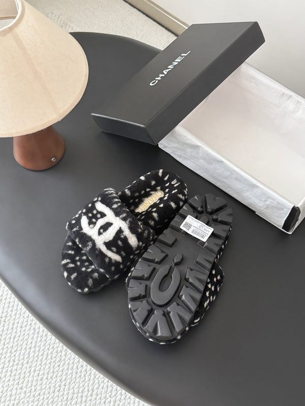 CC 26s Slides Black White Dalmatian Print Shearling 969710