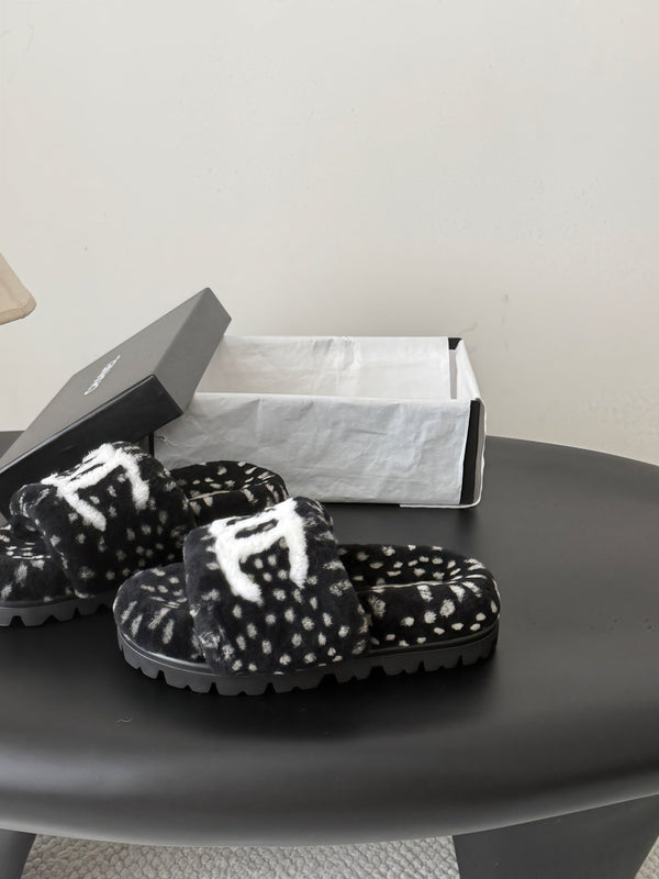 CC 26s Slides Black White Dalmatian Print Shearling 969710