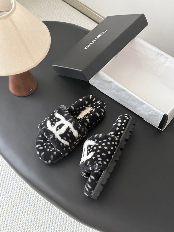 CC 26s Slides Black White Dalmatian Print Shearling 969710