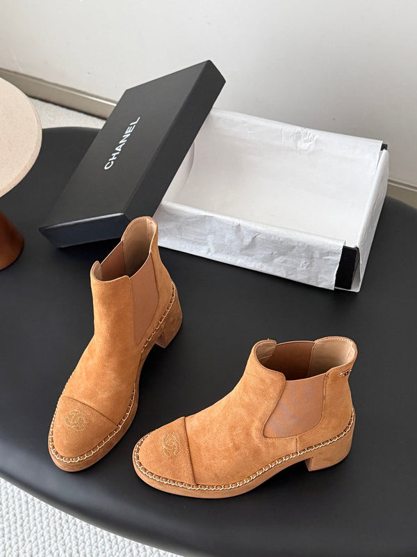 CC 26s Chelsea Ankle Boots Brown Suede 122416
