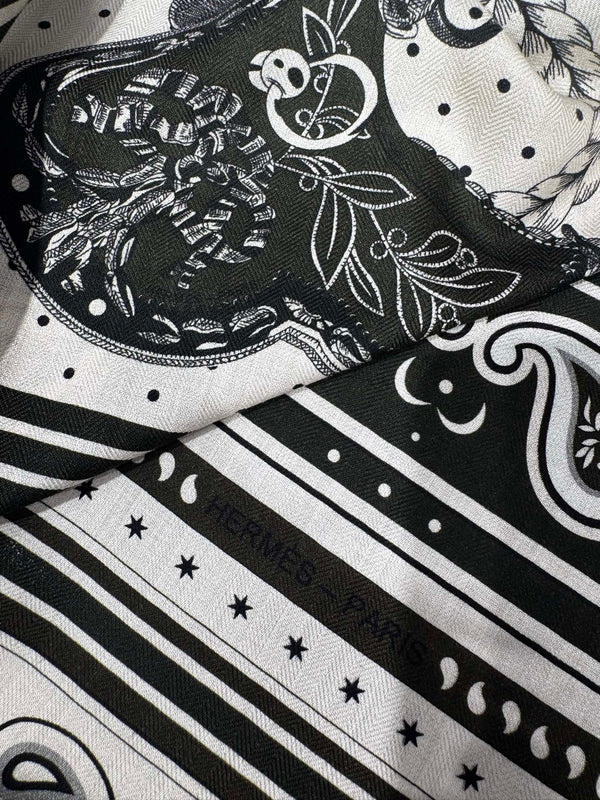 HM Grand Apparat Bandana Shawl 140x140cm Cream Dark Green Cashmere Silk 212699