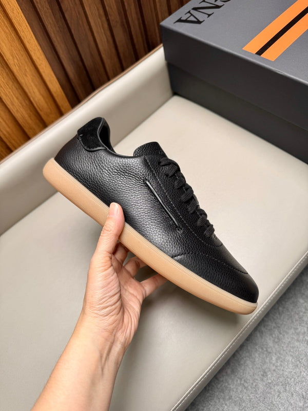 Zegna Men's 232 Low-Top Sneakers Black Grained Leather