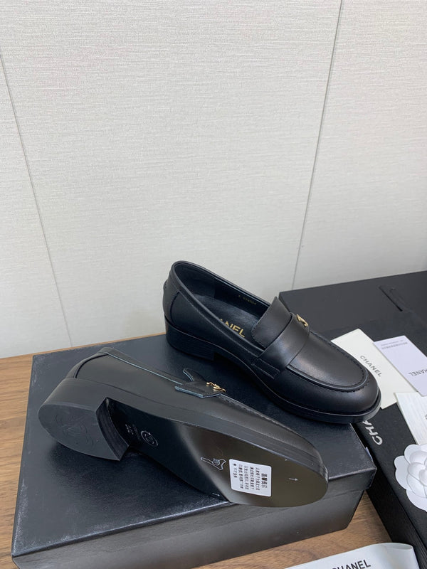 CC Moccasins 25mm Black Plain Lambskin