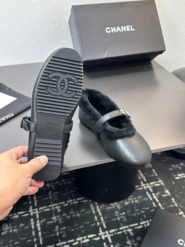 CC 2025 Puffer Ballet Flat With Strap Black Sheepskin Fur 529346