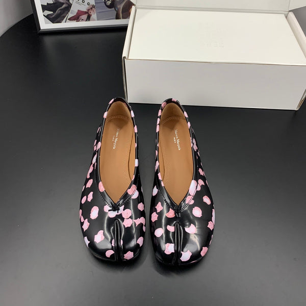 MM Tabi Ballet Flats Black Pink Cowhide 895246