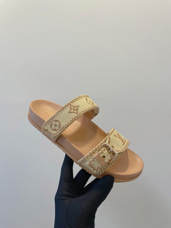 Bom Dia Flat Comfort Mule Beige Monogram Embossed Print Classic 241337