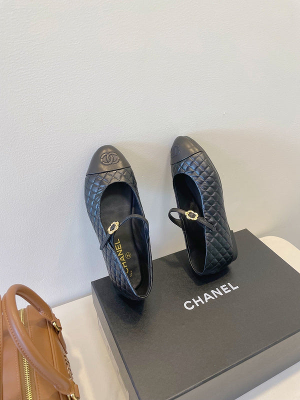 CC 25A Ballet Flat With Strap Quited Black Sheepskin 530539