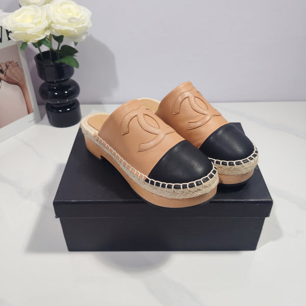 CC 26s Half-Length Slippers Black Beige Sheepskin 104250