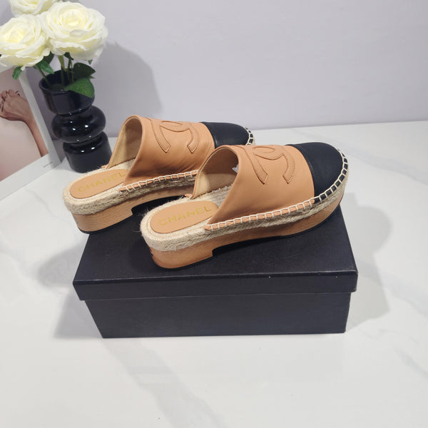 CC 26s Half-Length Slippers Black Beige Sheepskin 104250
