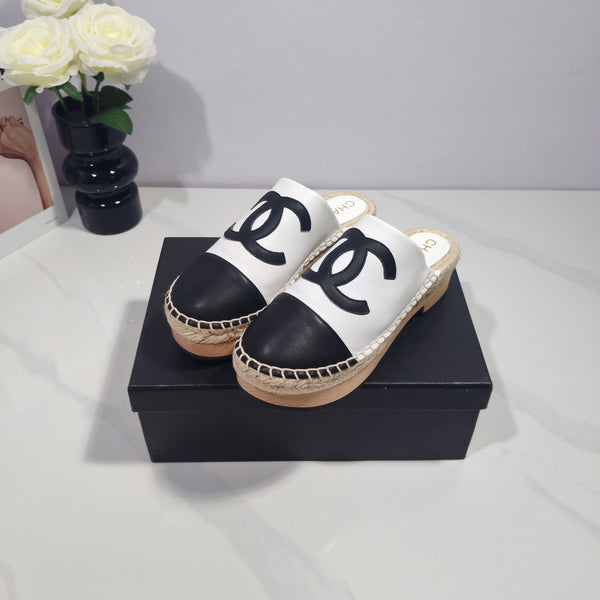 CC 26s Half-Length Slippers Black White Sheepskin 104252