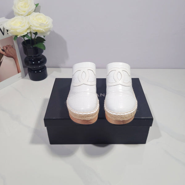 CC 26s Half-Length Slippers White Sheepskin 104249