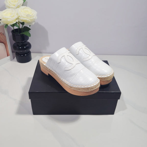 CC 26s Half-Length Slippers White Sheepskin 104249