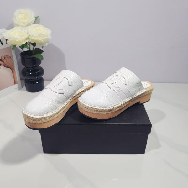 CC 26s Half-Length Slippers White Sheepskin 104249
