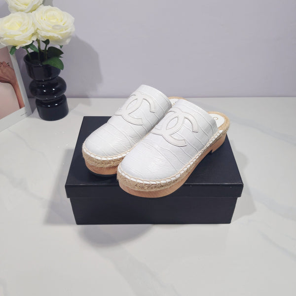 CC 26s Half-Length Slippers White Sheepskin 104249