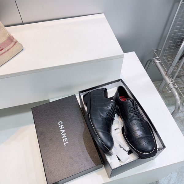 CC Lace-Up Shoes Black Crocodile Embossed Calfskin 842728