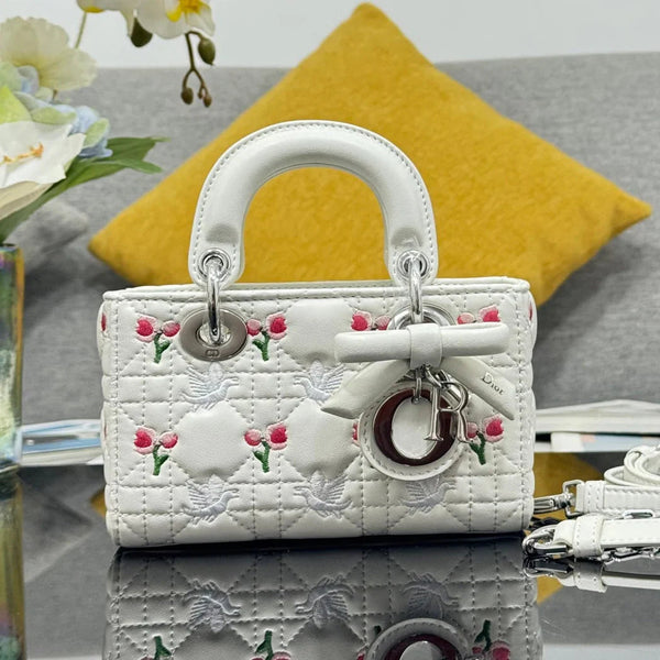 CD 2026 Lady D-Joy Micro 16cm White Lambskin 158851