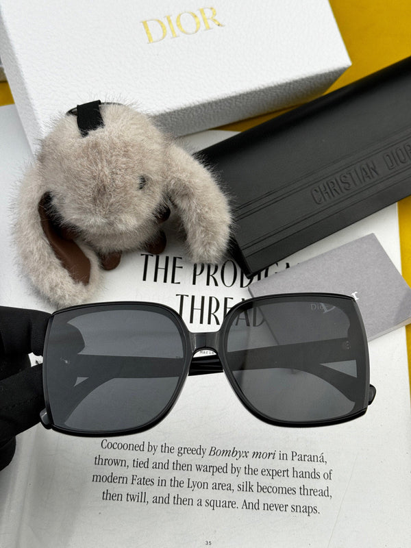 MONTAIGNE SUNGLASS CD3311 IN ACETATE