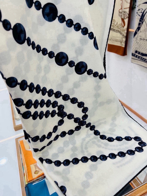 CC 2026 Pearl Scarf 140cm Black White Silk And Cashmere 214951