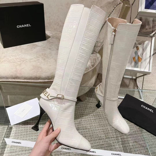 CC 26S Chain Buckle Croc Jumping Boots 9cm White Patent Leather 117687