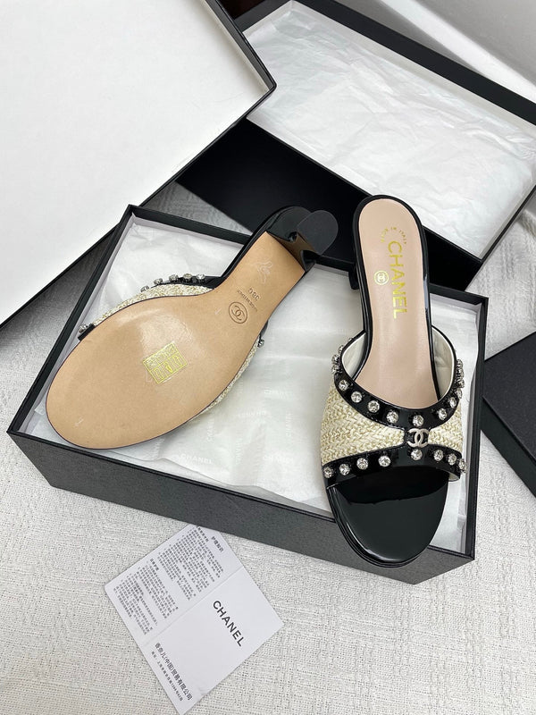 CC 25SS Slippers 5cm Light Yellow Raffia Black Patent Calfskin 338299