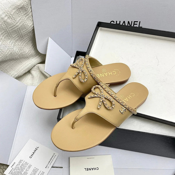 CC 26s Thong Sandals Beige Sheepskin 645321