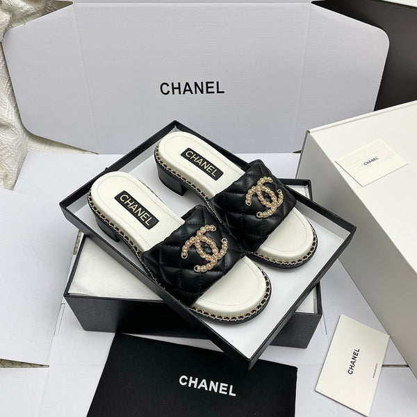 CC 26SS Black White Gold Quilted Lambskin 726542