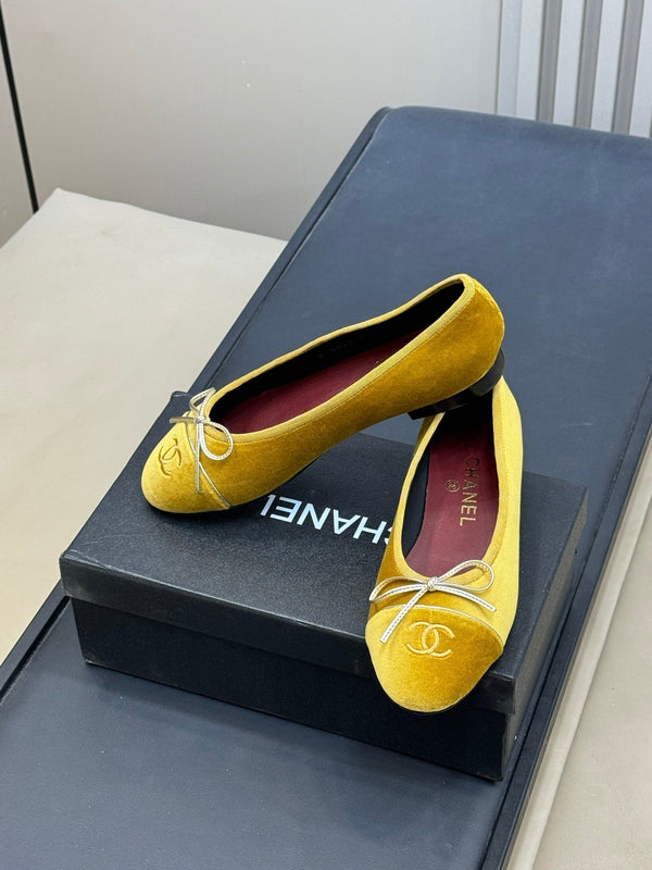 CC 26ss Ballet Flats Yellow Velvet 623154