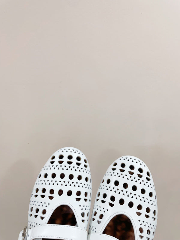 ALAIA HOLLOW BALLET FLAT IN WHITE LAMBSKIN