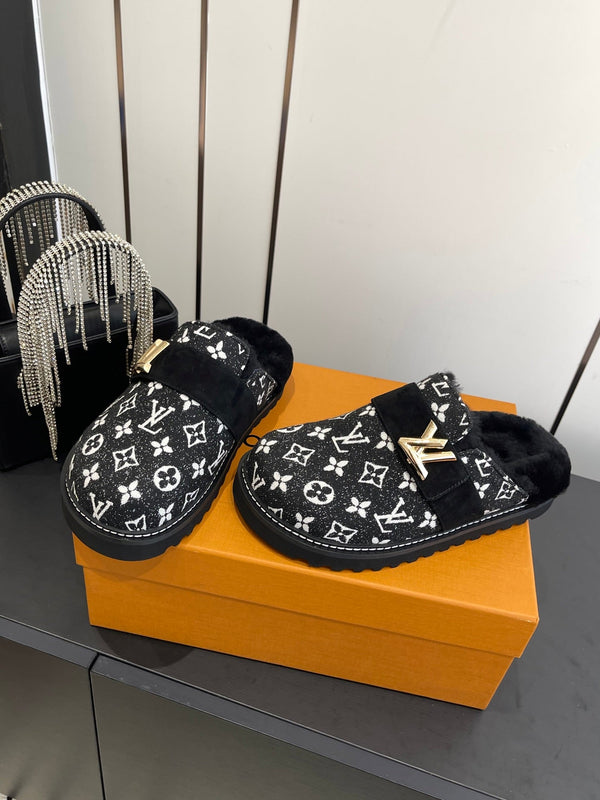 LV Cosy Flat Slippers Comfort Clog Black Leather  Monogram Fur 533467