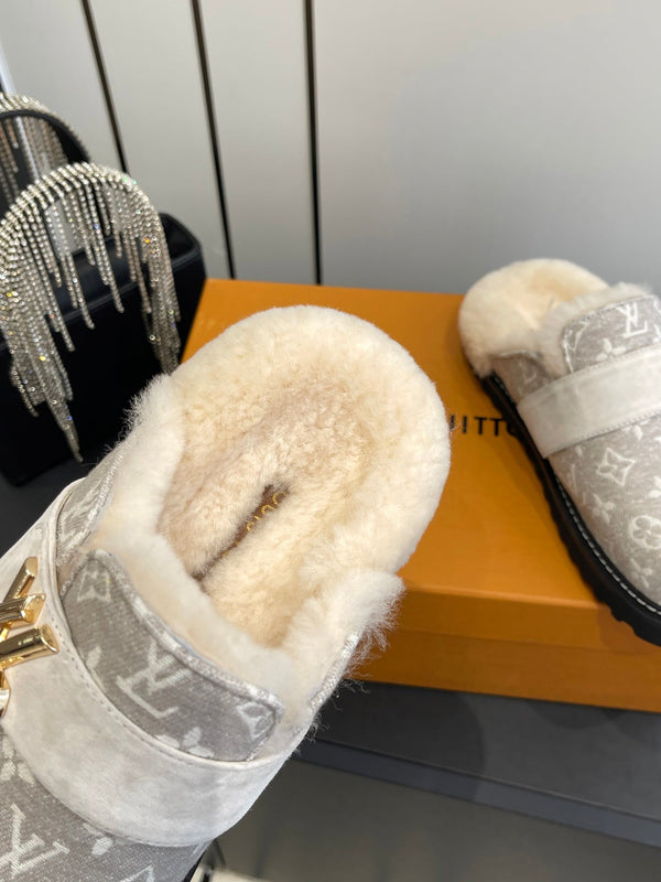 LV Cosy Flat Slippers Comfort Clog Light Khaki Beige Leather Monogram Fur 533470