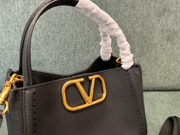 VALENTINO small handbag black calfskin 538531