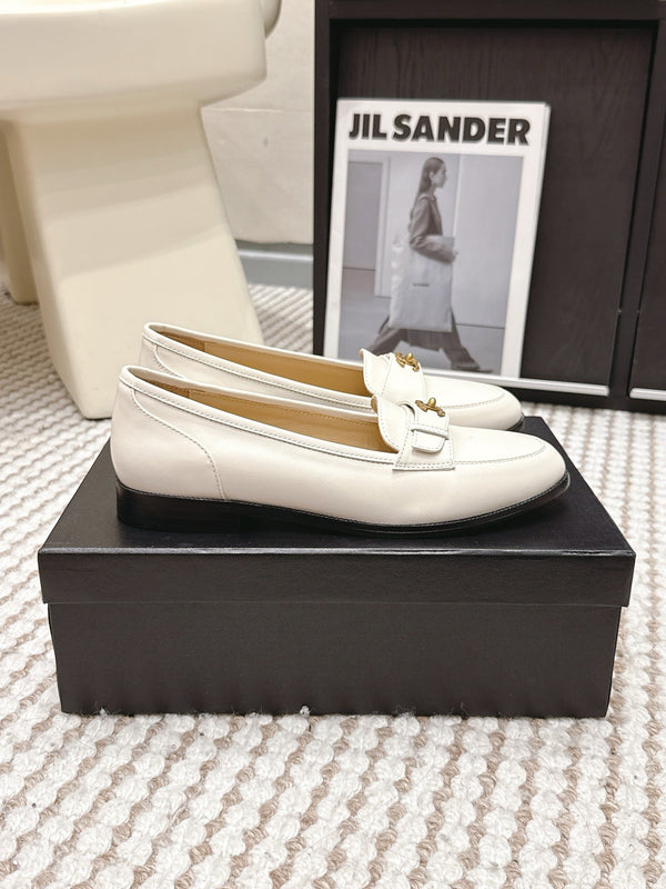CC Double C Loafers White Leather 721521